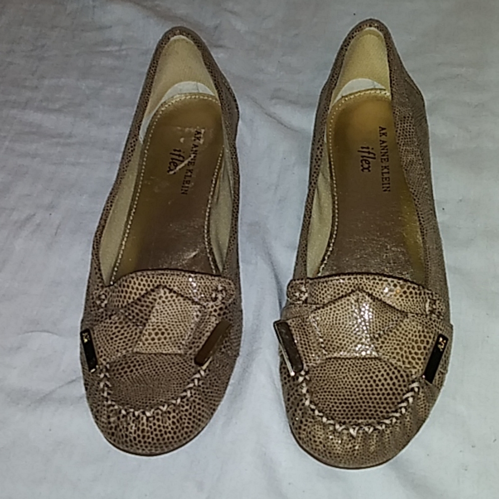 AK Anne Klein iflex "Kimaya" snakeskin  1" Flats.